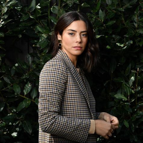 Lorenza Izzo celebra su amor con escritora por mes del orgullo