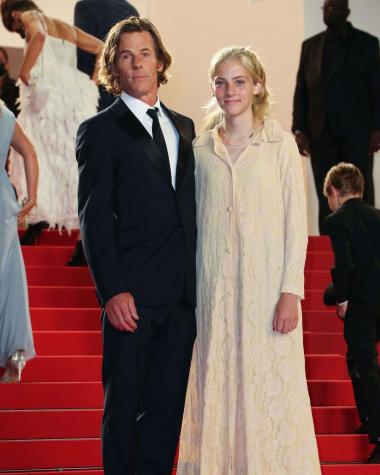 Hija de Julia Roberts debutó en alfombra roja de Cannes con sencillo look