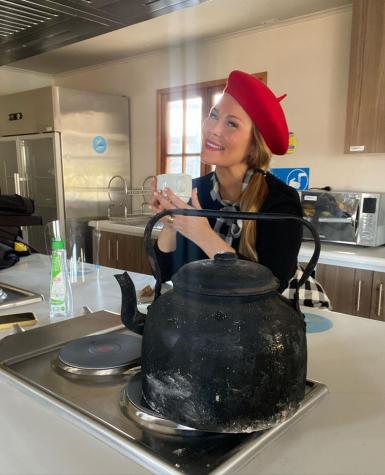 Cathy Barriga se luce con baile y look a lo Beyoncé