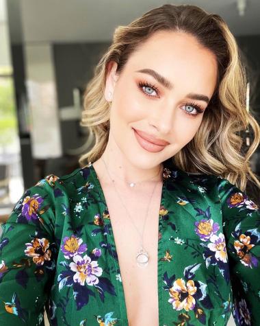 Daniela Nicolás rapó su pelo para nuevo videoclip