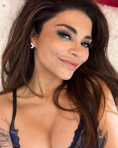Antonella Ríos celebra pasar agosto con destapada foto