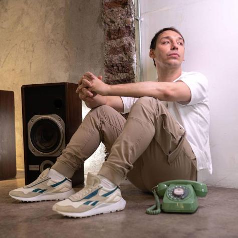 Rodrigo Gallina recuerda los '90 junto a Reebok