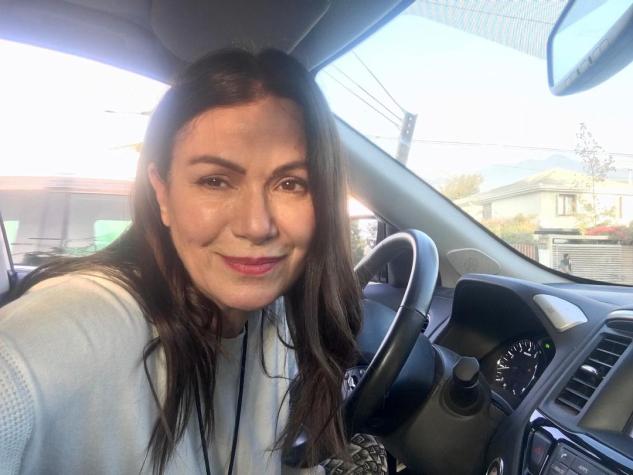 Solange Lackington enseña cómo le tapan sus canas en TV