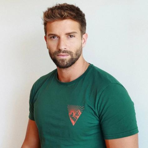 Pablo Alborán desata furor por detalle en foto matutina