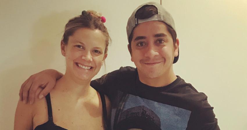 Fernando Godoy muestra pancita de embarazo de su pareja