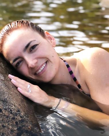 Janis Pope encanta con nueva foto de su bebé recién nacido