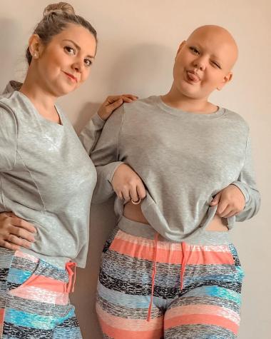 Hija de Nicole Pérez la defiende tras crítica por ajustes estéticos