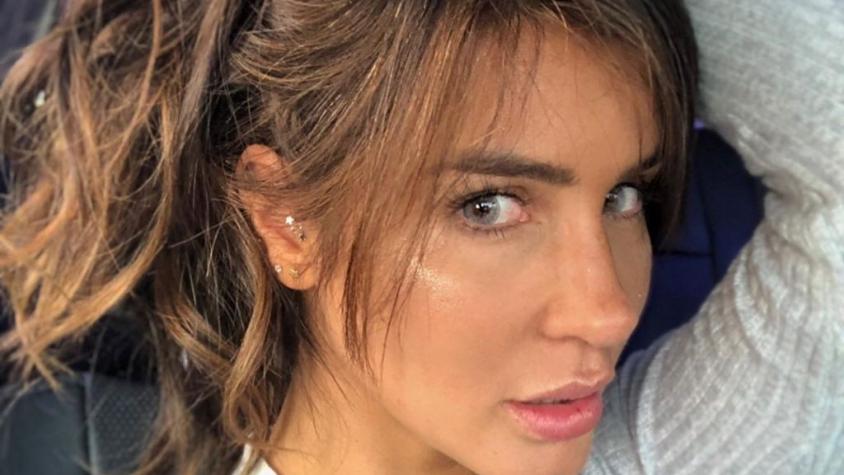 Fran Undurraga encanta con vestido floreado en su nueva aventura
