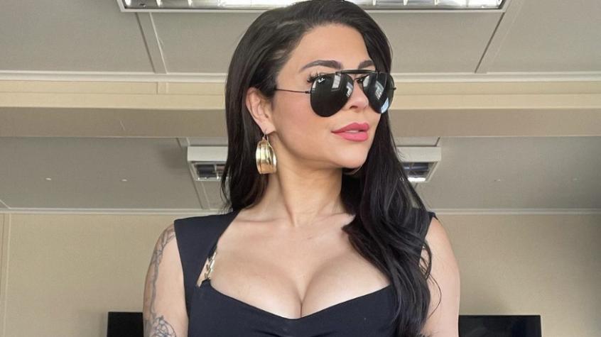 Antonella Ríos causó sensación con foto posando desde el baño