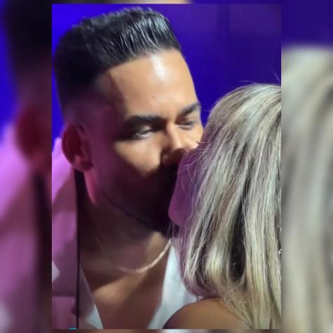 Sabrina Sosa respondió a críticas por cuestionado beso de Romeo Santos