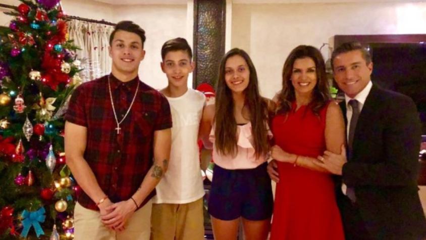  Ivette Vergara junto a su familia