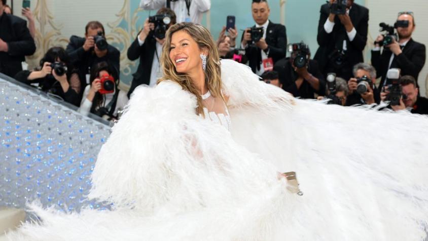 Como un ángel: Giselle Bündchen deslumbró en su paso por la Met Gala 2023