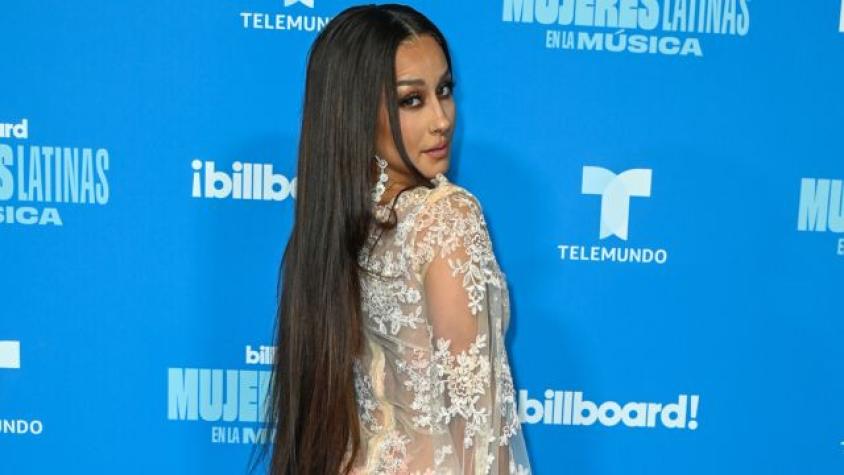 Denise Rosenthal representó a Chile en los Billboard Latin Women in Music: deslumbró con osada transparencia 