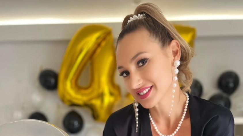 "Completamente loca": Andrea Dellacasa le da la bienvenida a sus 45 años