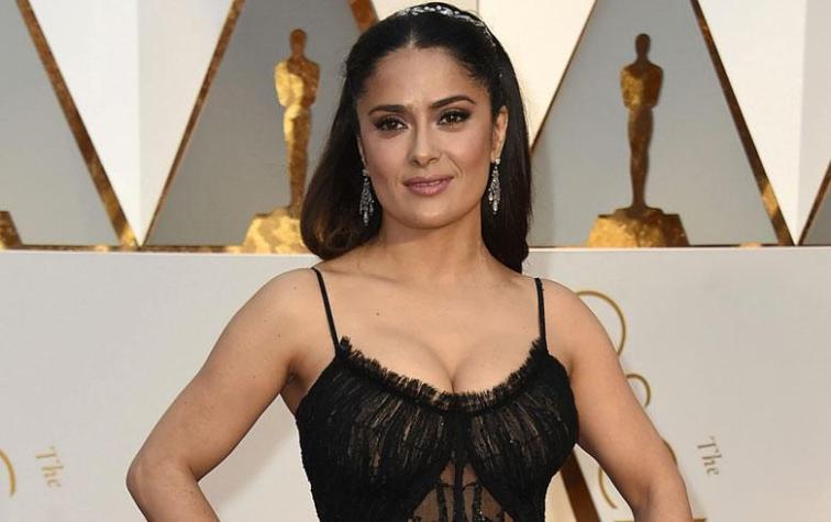 "Diosa azteca": Salma Hayek encendió las redes son sensual bikinazo a sus 56 años 