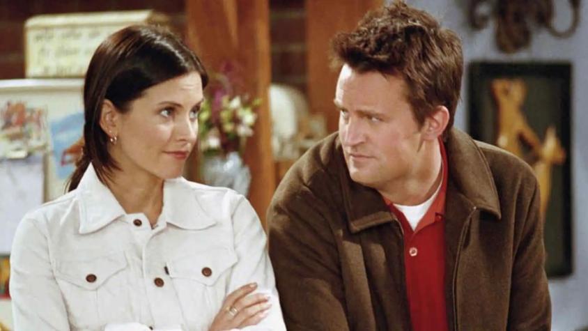 Matthew Perry y Courteney Cox en Friends