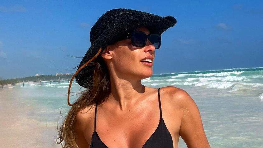 Pampita se llena de críticas tras posar con un micro bikini