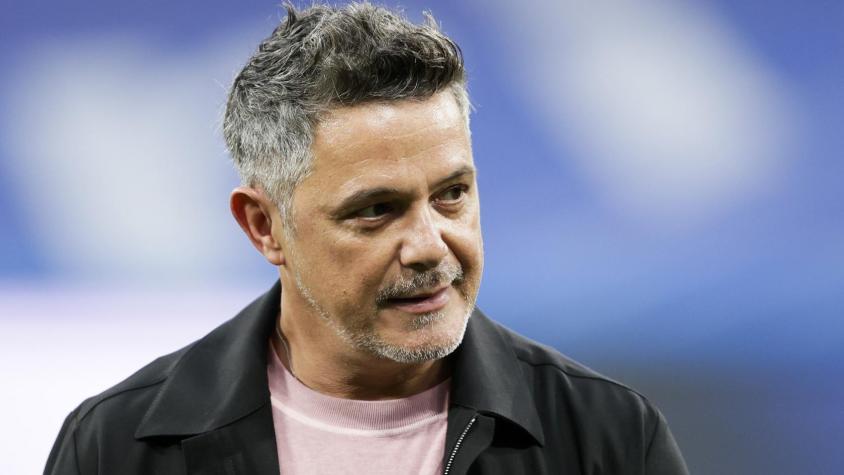 Alejandro Sanz y el motivo para llevar sus dedos vendados en Viña 2024