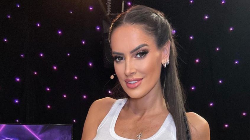Adriana Barrientos es duramente criticada por supuesto abuso de photoshop: “Esa no es tu verdadera cara”