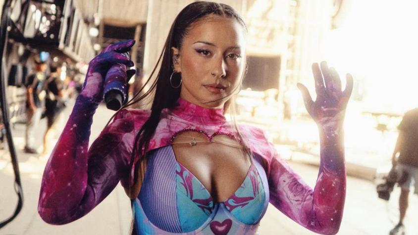 Denise Rosenthal se atreve con desinhibido topless playero