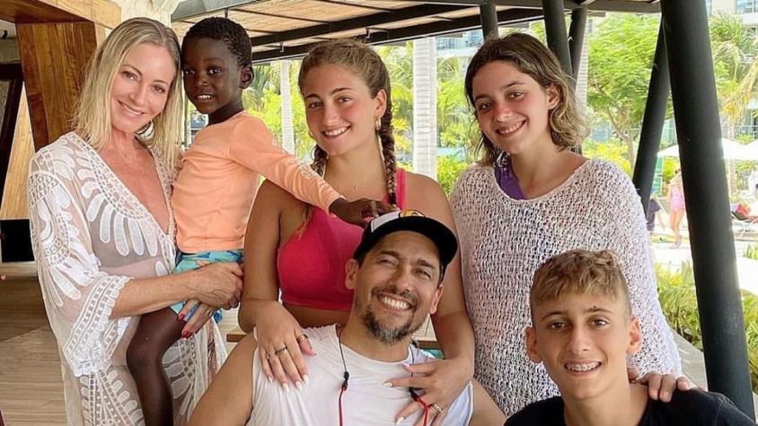 Rafa Araneda junto a su familia