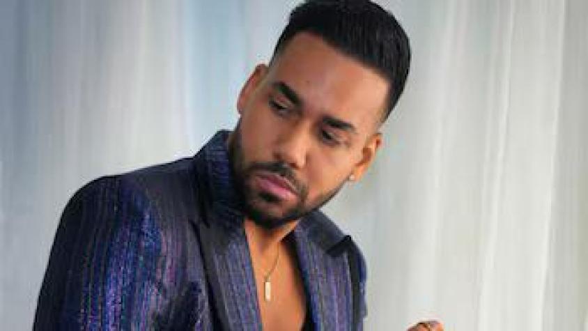 Romeo Santos utilizó particular disfraz y salió de fiesta en Chile: "Le tocó a Chile"